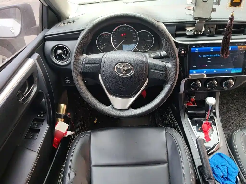 Toyota Corolla — фото 3
