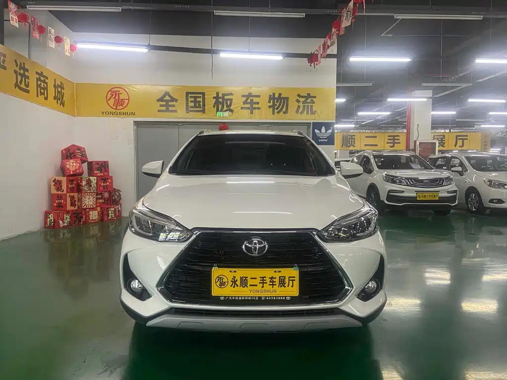 Toyota Yaris L — фото 2