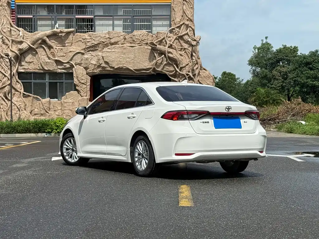 Toyota Allion — фото 3