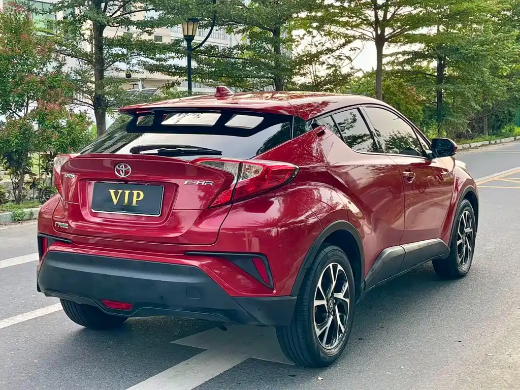 Toyota C-HR — фото 7