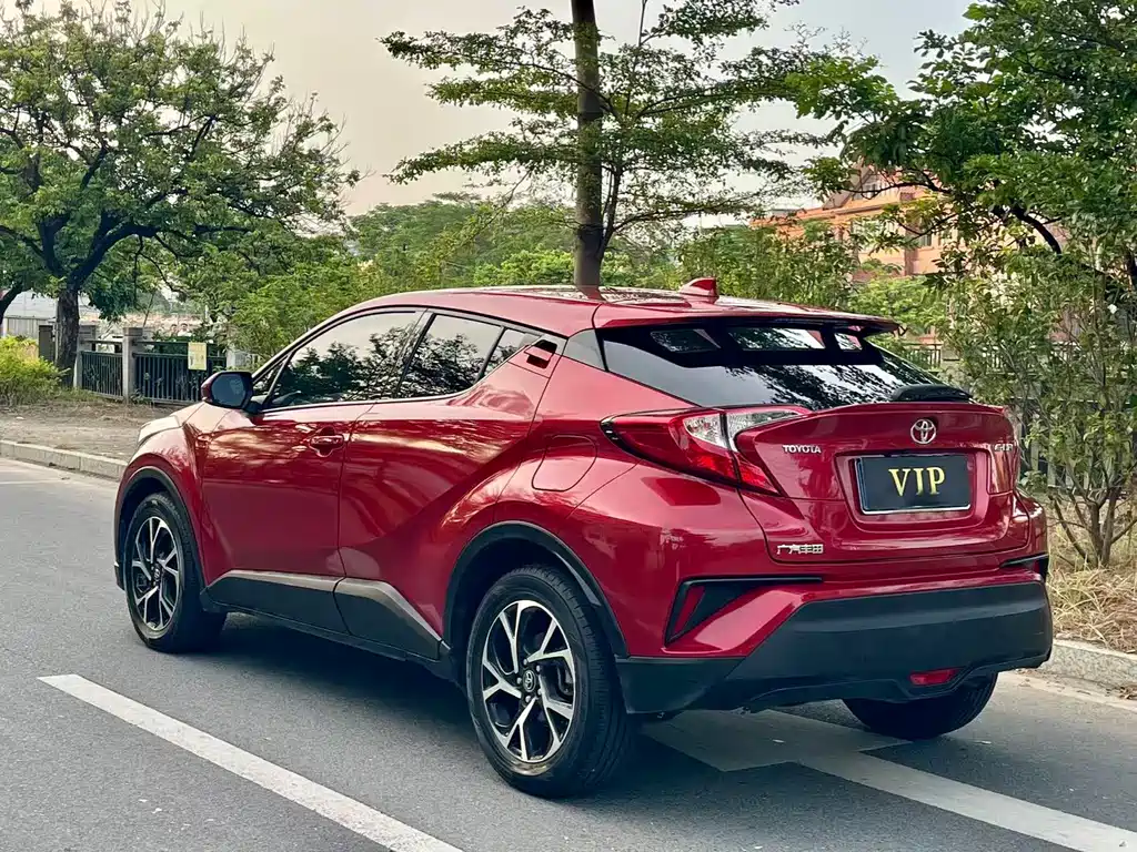 Toyota C-HR — фото 9