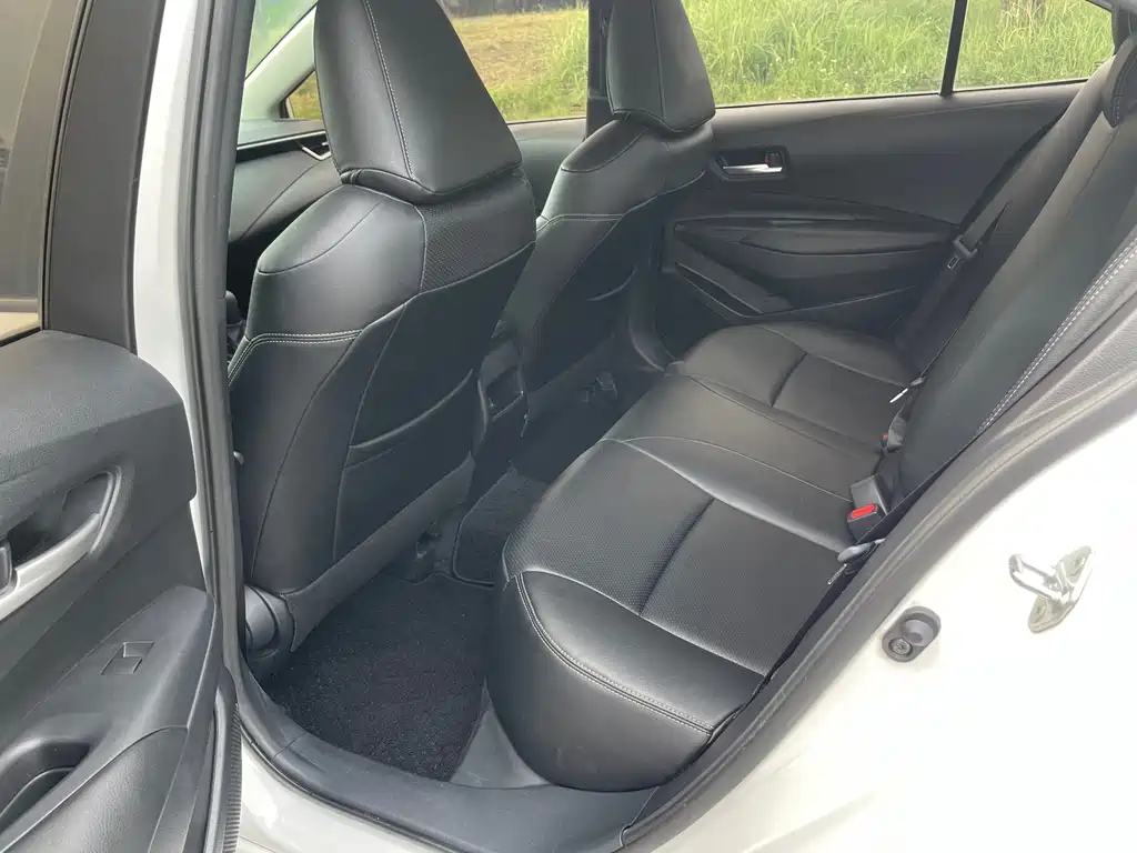 Toyota Corolla — фото 14