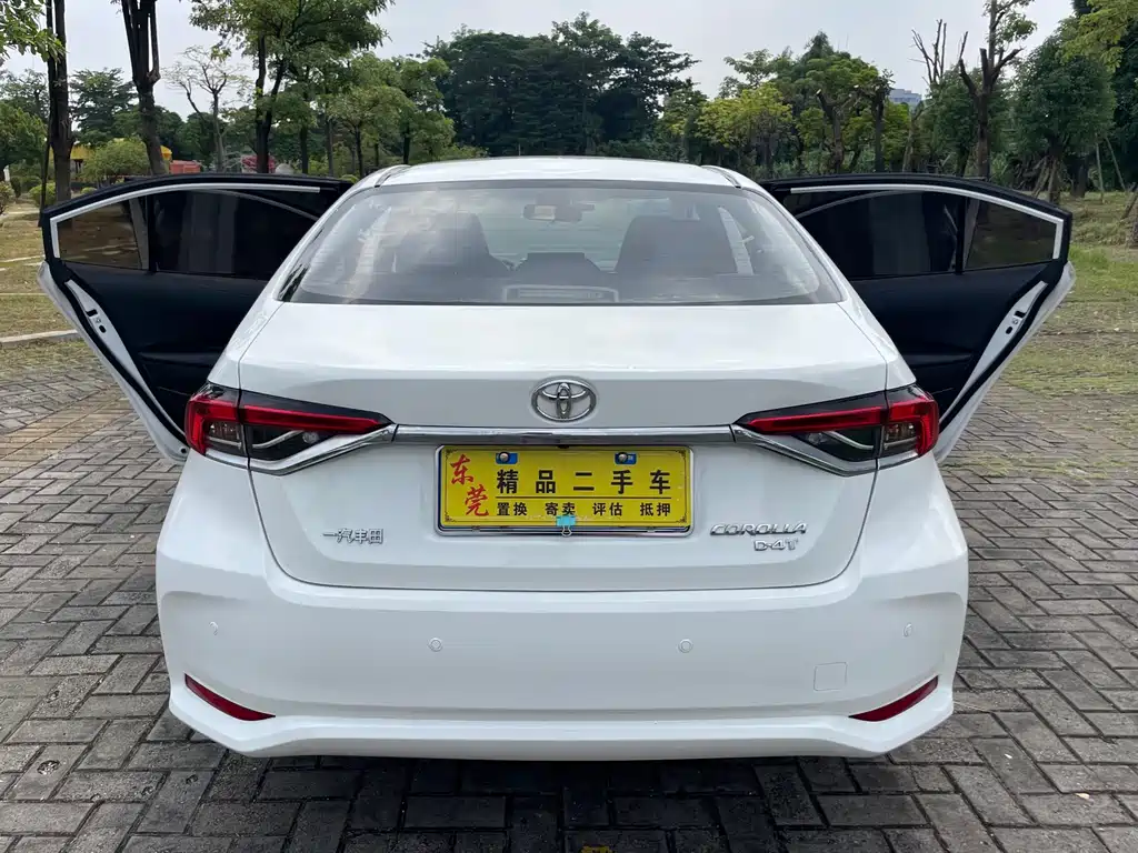Toyota Corolla — фото 10