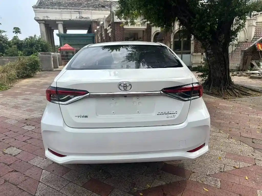 Toyota Corolla — фото 3