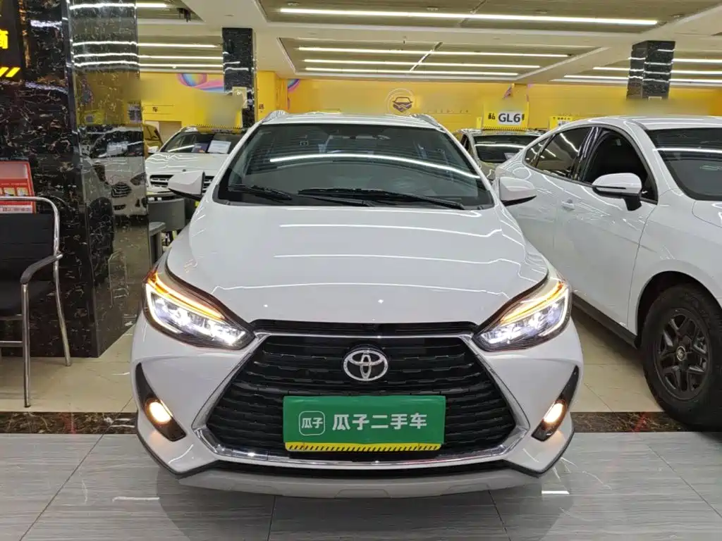 Toyota Yaris L — фото 3