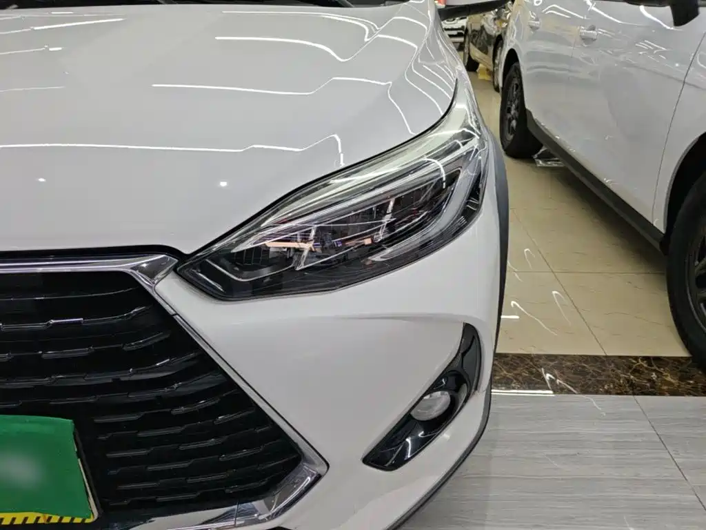 Toyota Yaris L — фото 24