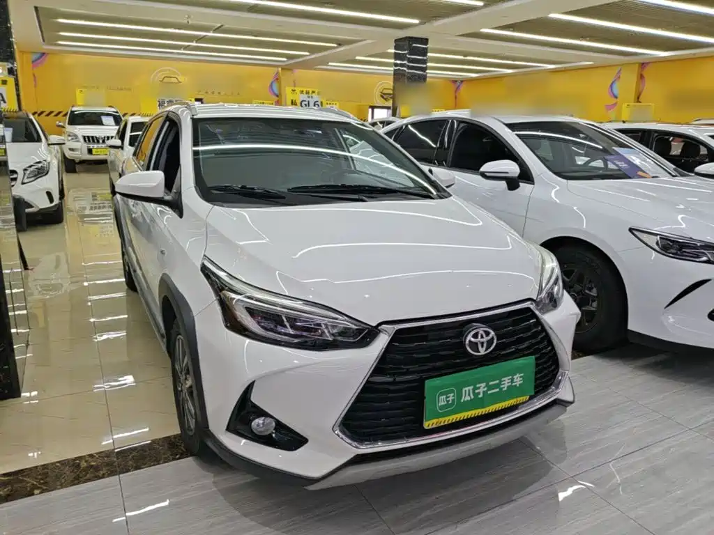 Toyota Yaris L — фото 4