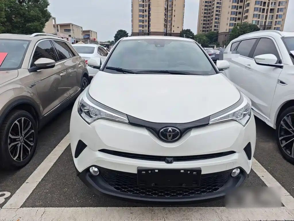 Toyota C-HR — фото 11