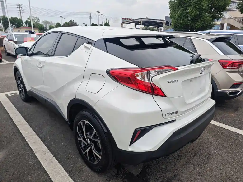 Toyota C-HR — фото 20