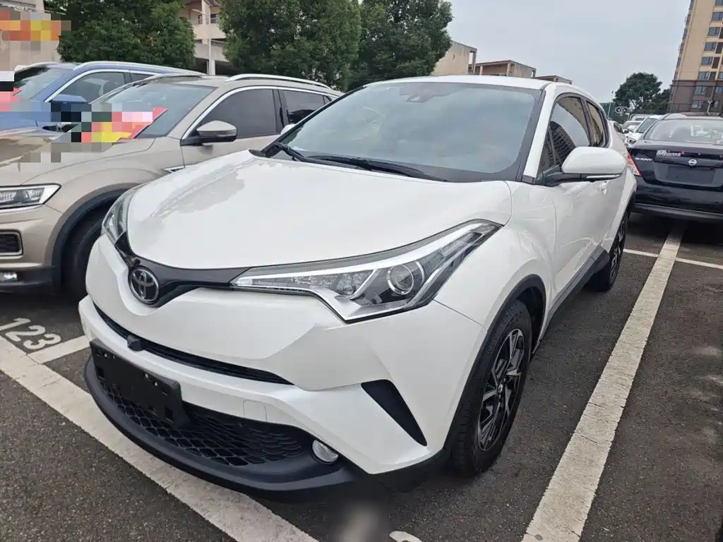 Toyota C-HR — фото 8