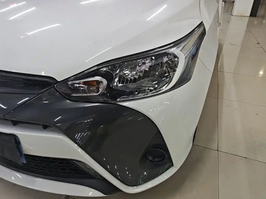 Toyota Yaris L — фото 24