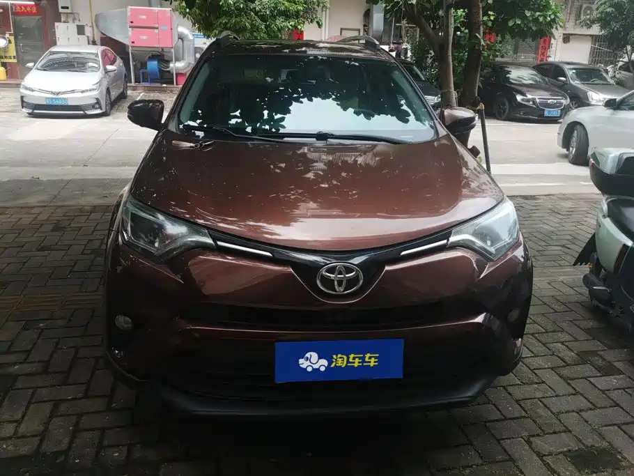 Toyota RAV4 — фото 2