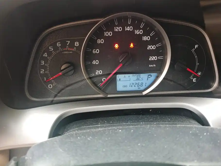 Toyota RAV4 — фото 14