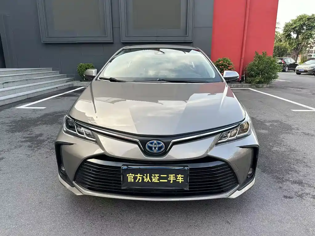 Toyota Corolla — фото 2