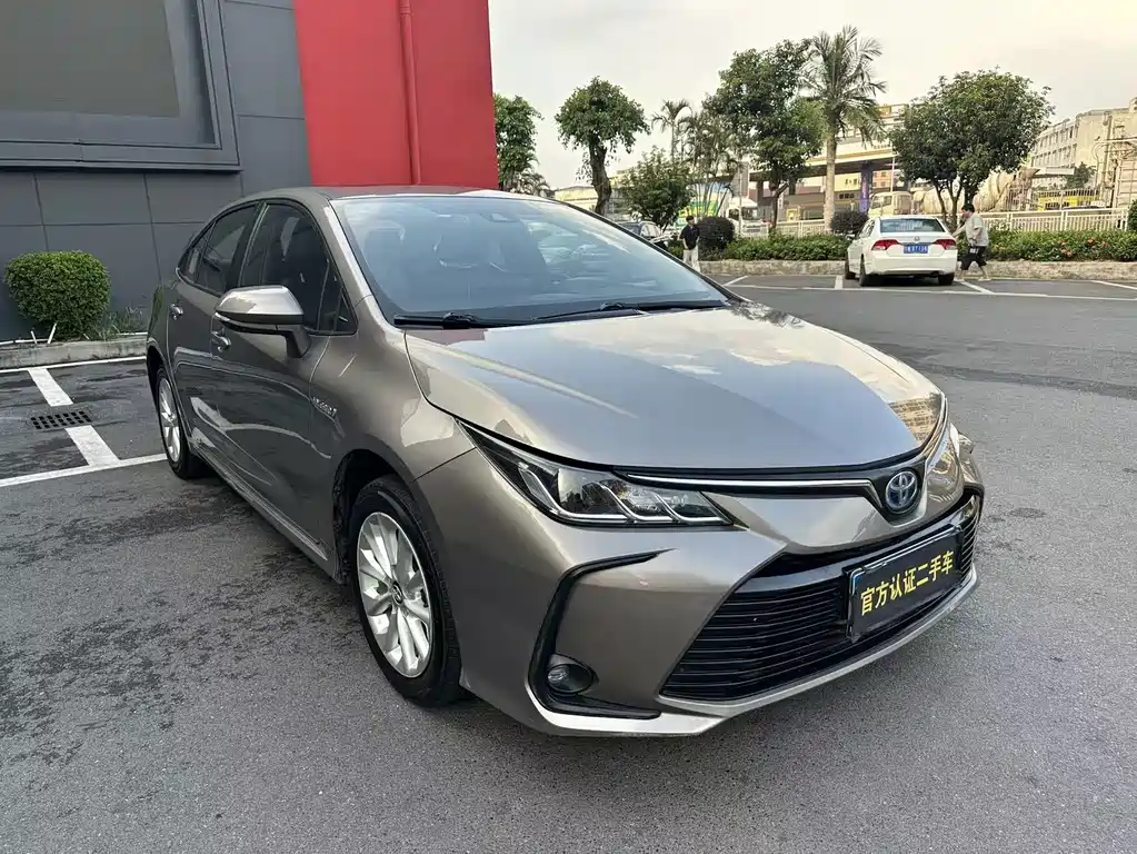 Toyota Corolla — фото 3