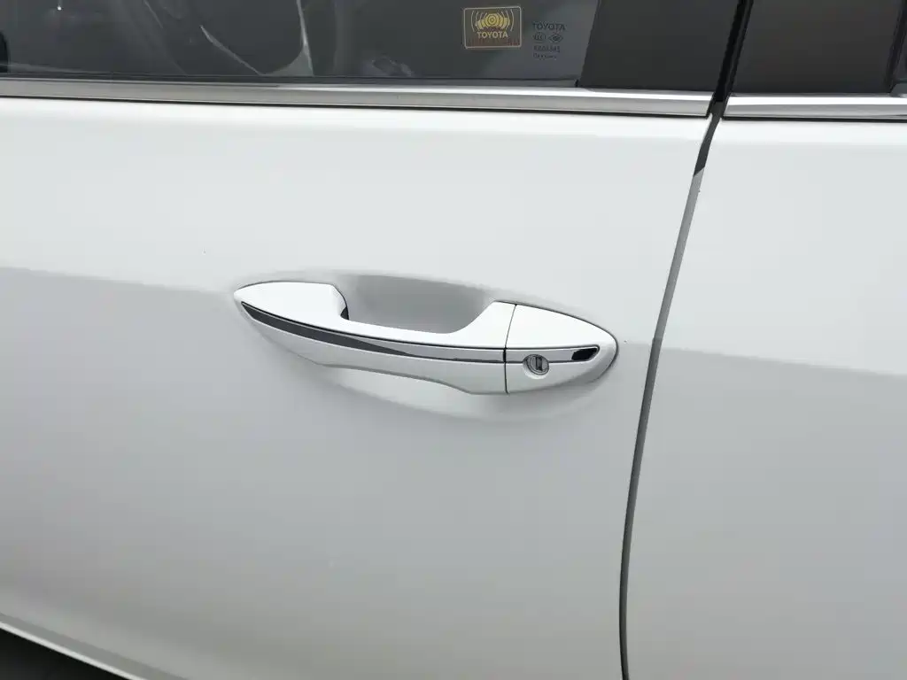 Toyota Corolla Hybrid — фото 18