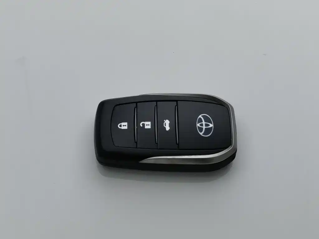 Toyota Corolla Hybrid — фото 19