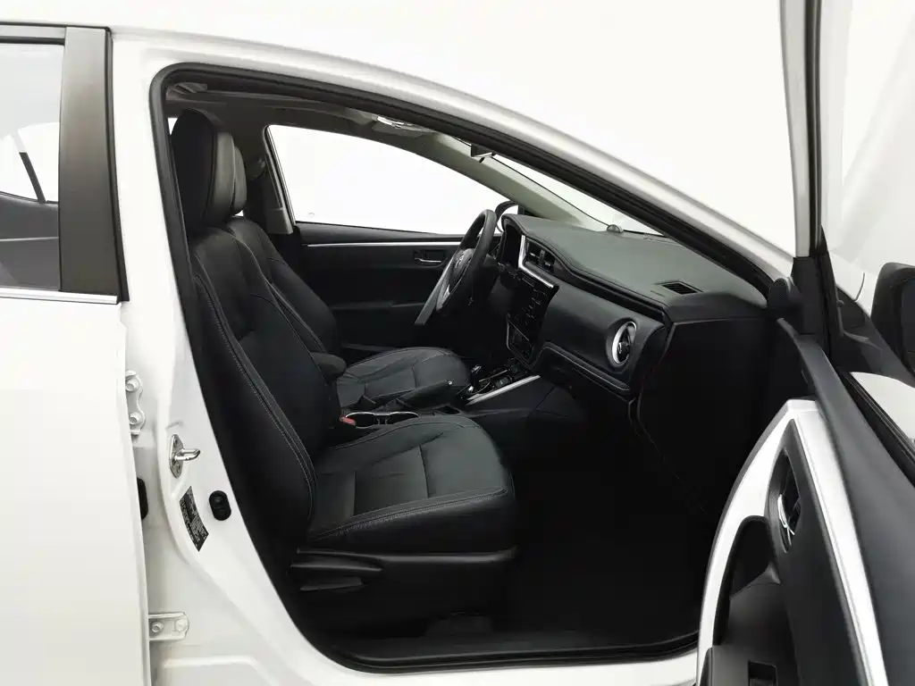 Toyota Corolla Hybrid — фото 23