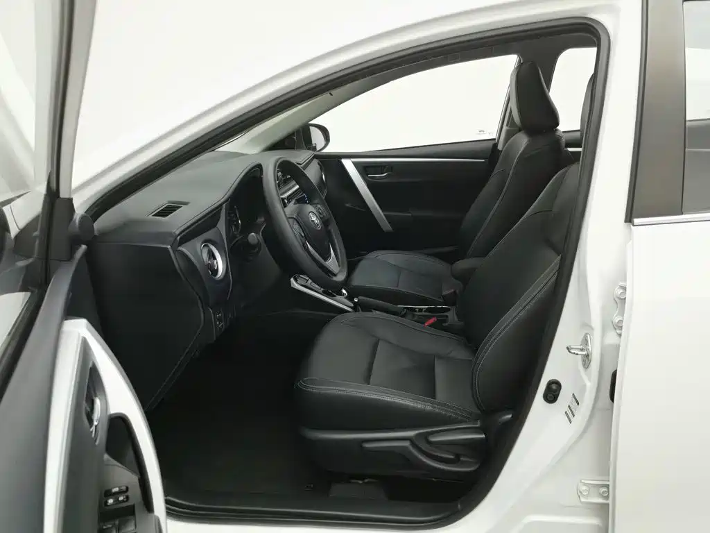 Toyota Corolla Hybrid — фото 10