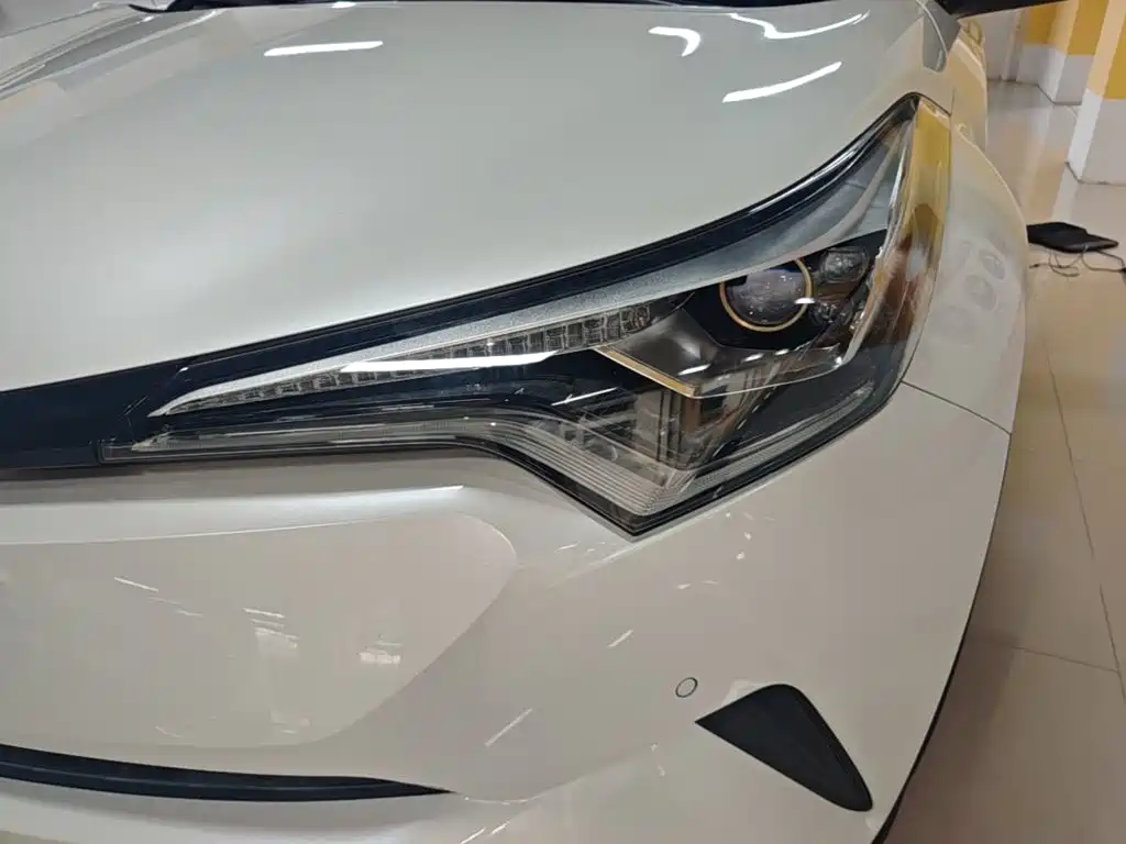 Toyota C-HR — фото 24