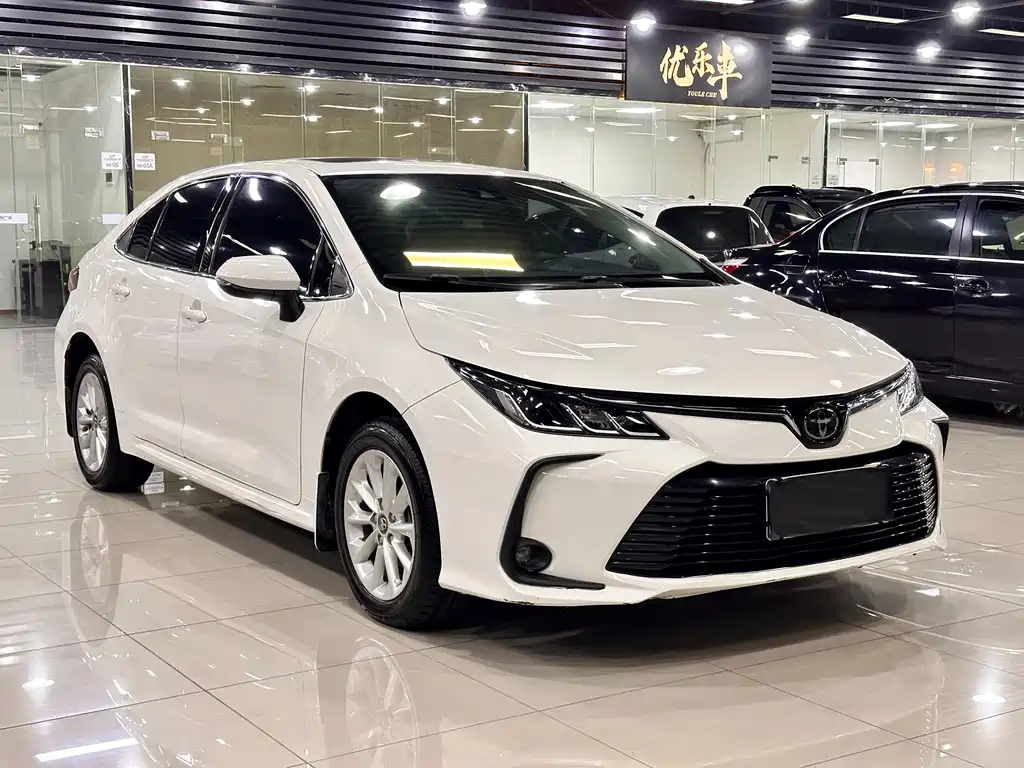 Toyota Corolla — фото 3