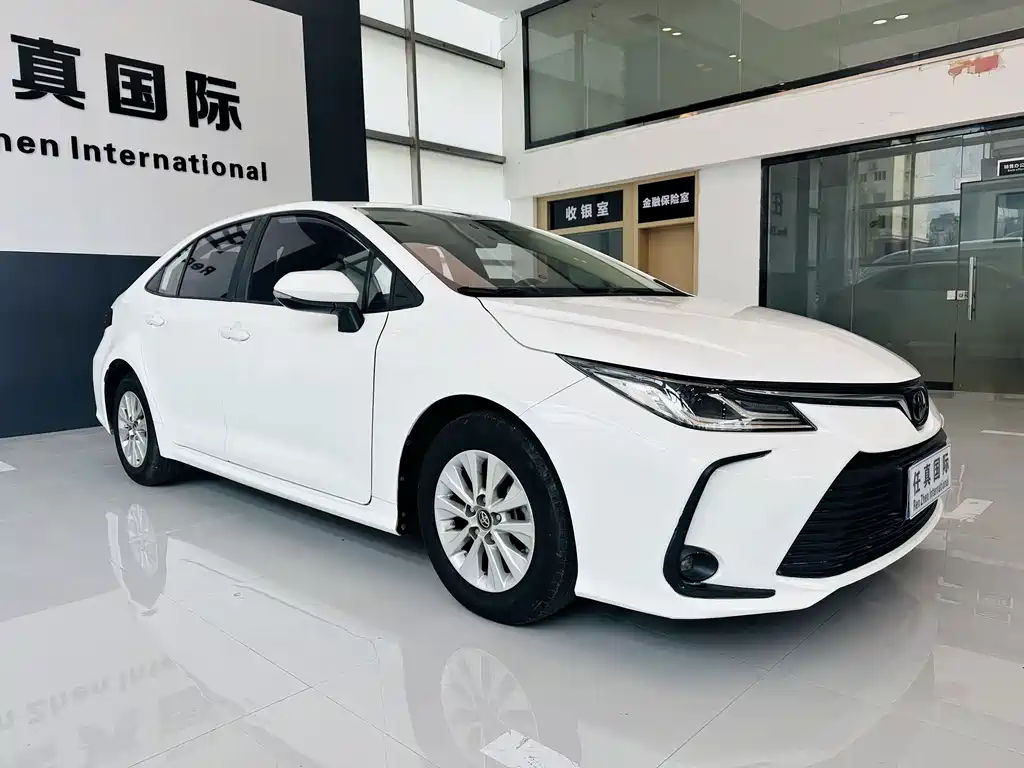 Toyota Corolla — фото 3