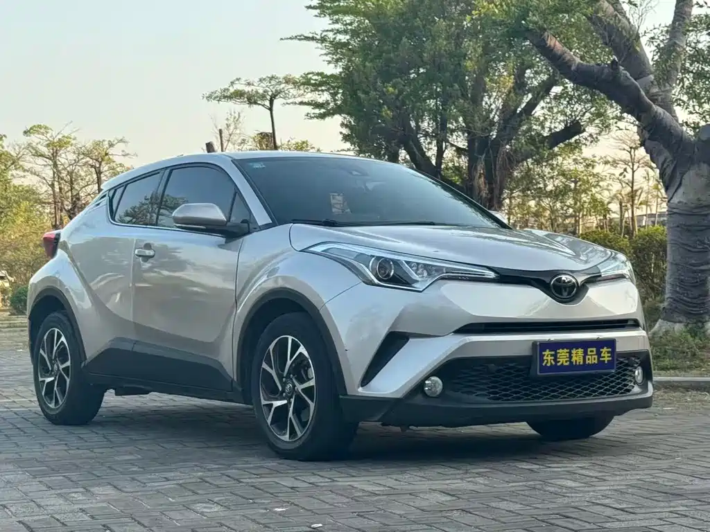 Toyota C-HR — фото 2