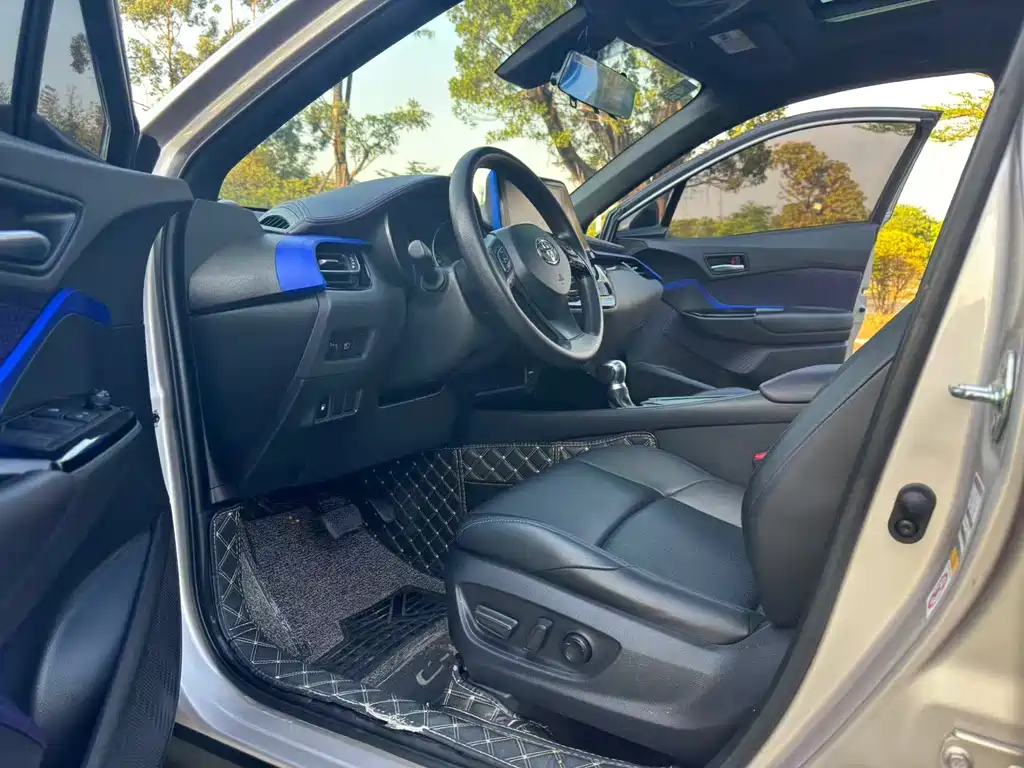 Toyota C-HR — фото 4
