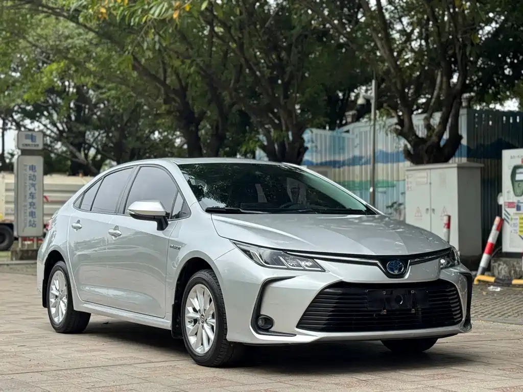 Toyota Corolla — фото 2