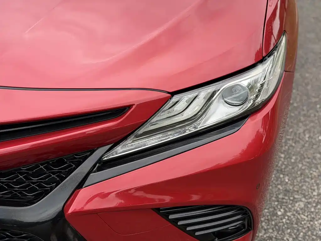 Toyota Camry — фото 4