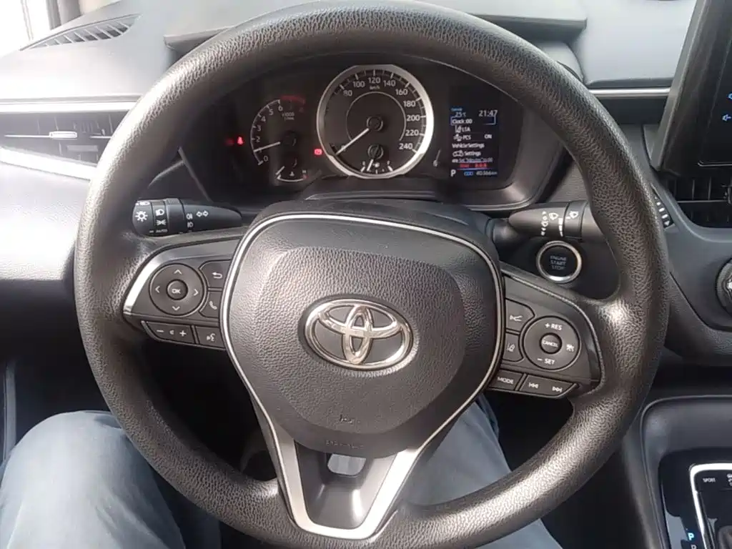 Toyota Corolla — фото 11