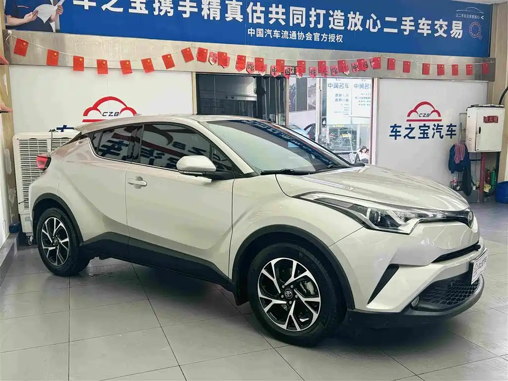 Toyota C-HR — фото 4