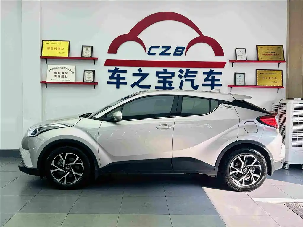 Toyota C-HR — фото 5