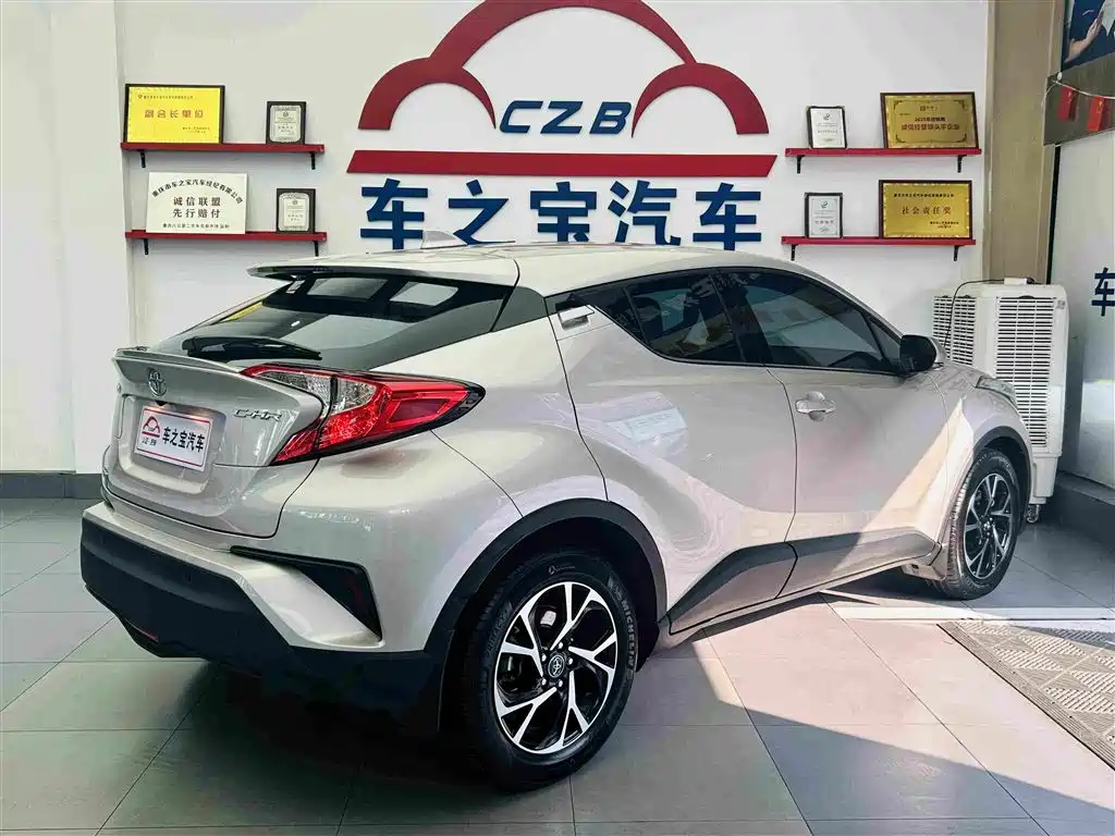 Toyota C-HR — фото 6