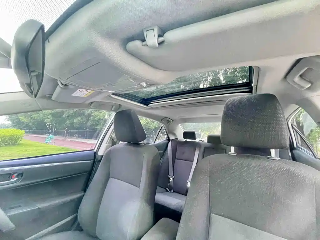 Toyota Corolla Hybrid — фото 17