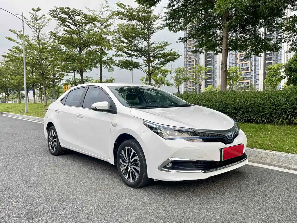 Toyota Corolla Hybrid — фото 3