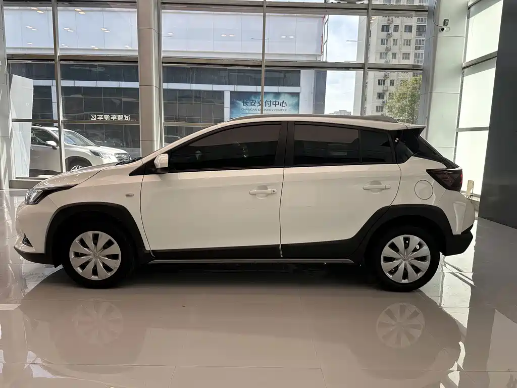Toyota Yaris L — фото 7