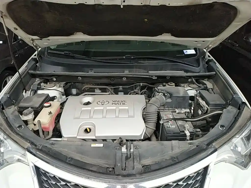 Toyota RAV4 — фото 20