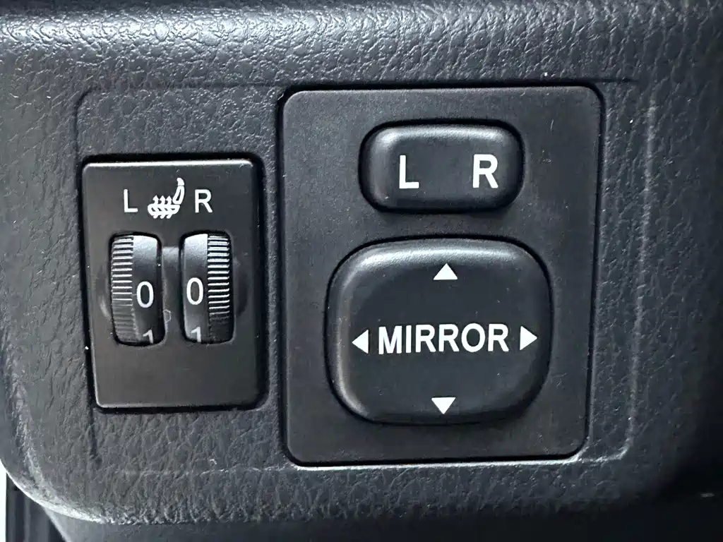 Toyota Yaris L — фото 18