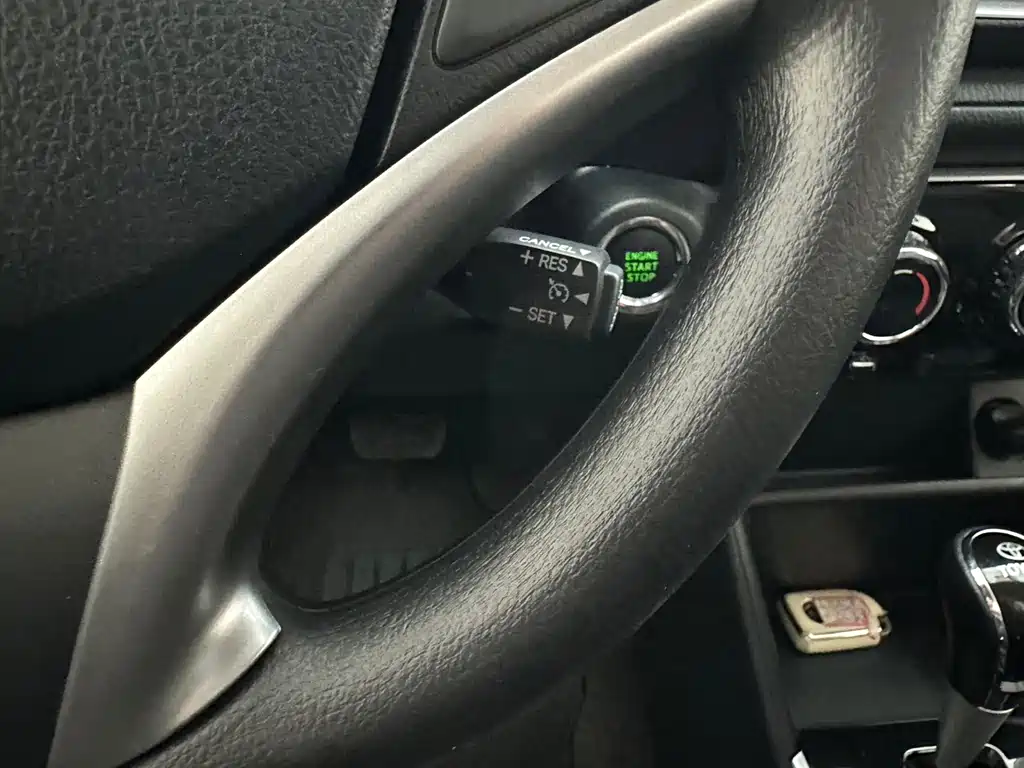 Toyota Yaris L — фото 11