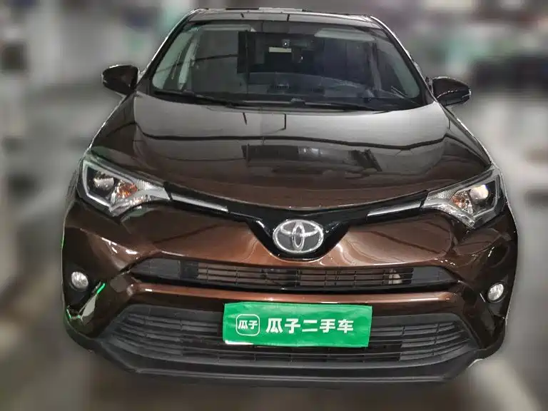 Toyota RAV4 — фото 2
