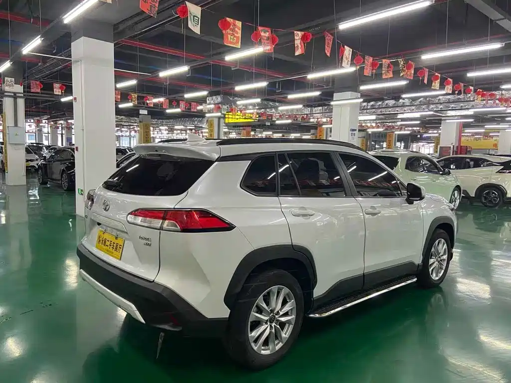Toyota Corolla Cross — фото 11
