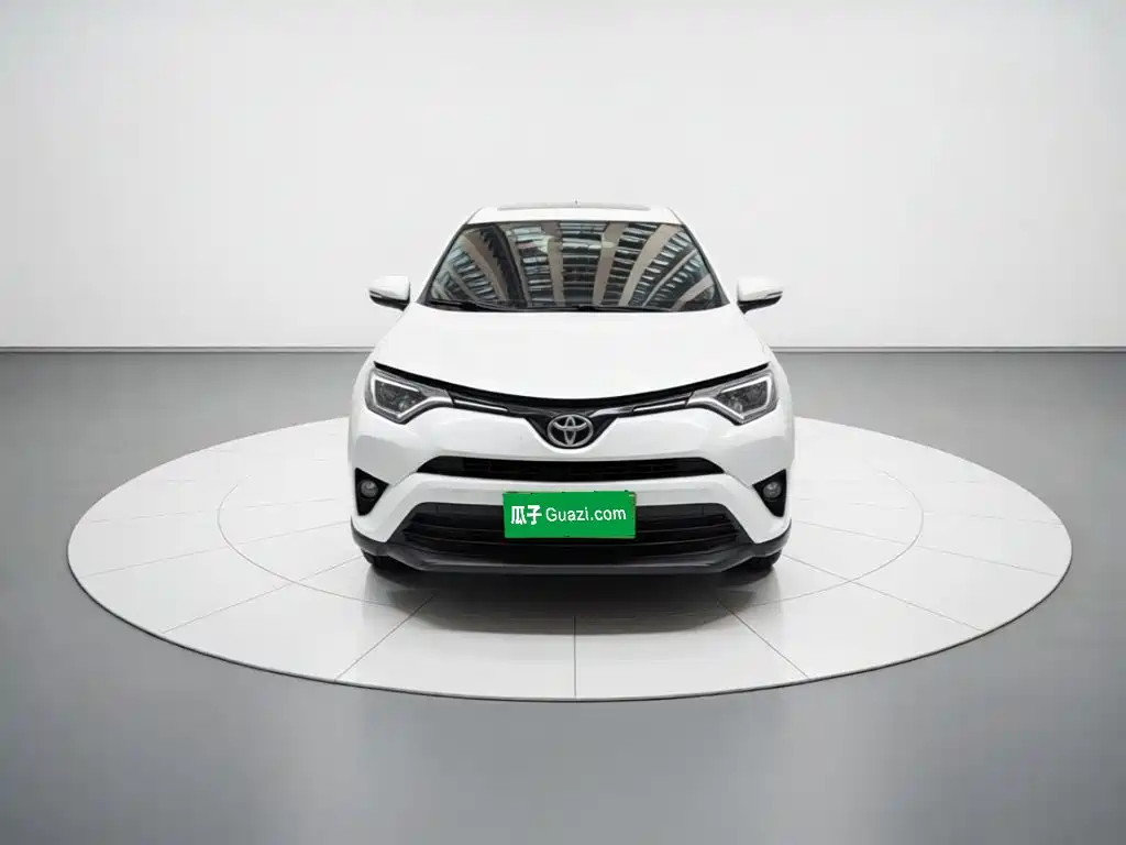 Toyota RAV4 — фото 2