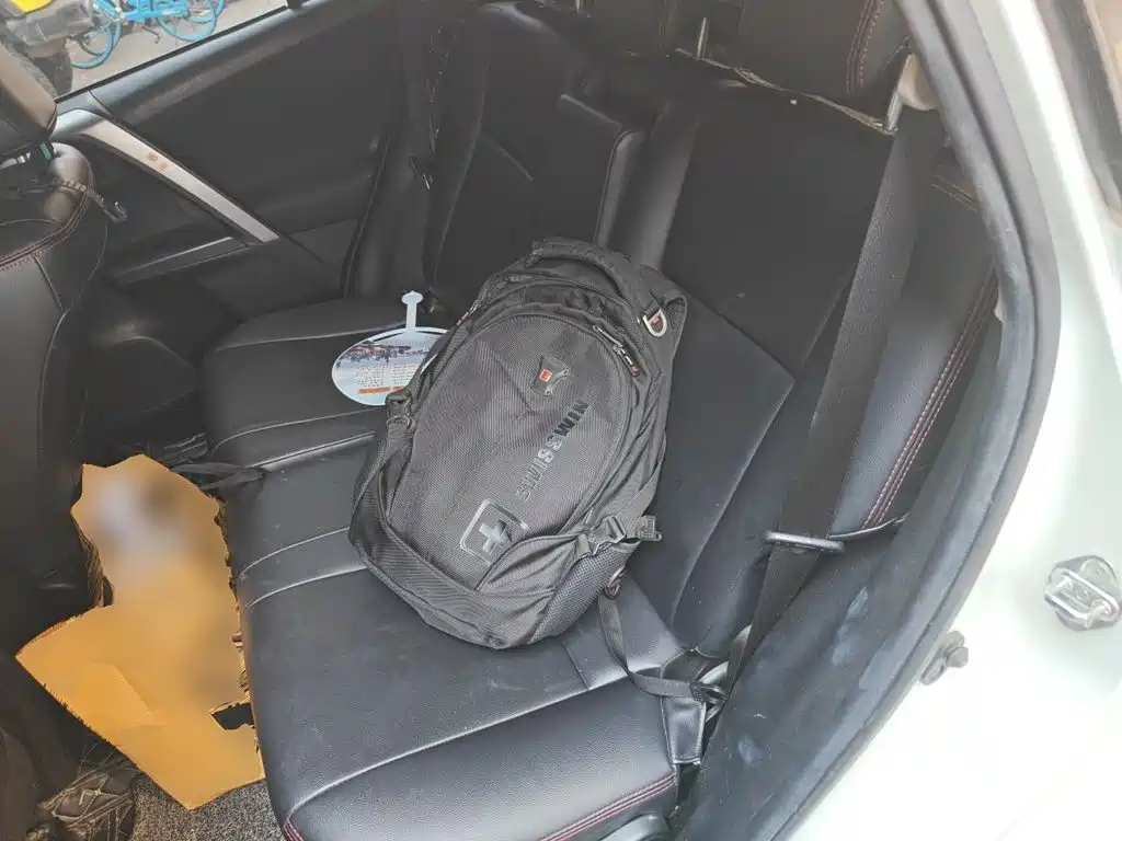 Toyota RAV4 — фото 13
