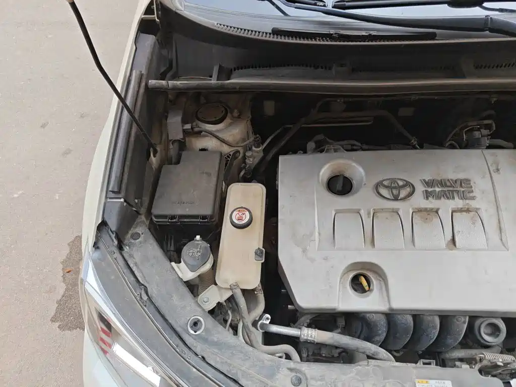 Toyota RAV4 — фото 20