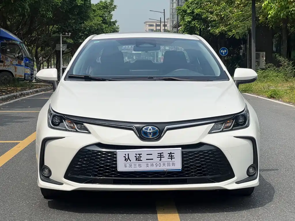 Toyota Corolla — фото 2