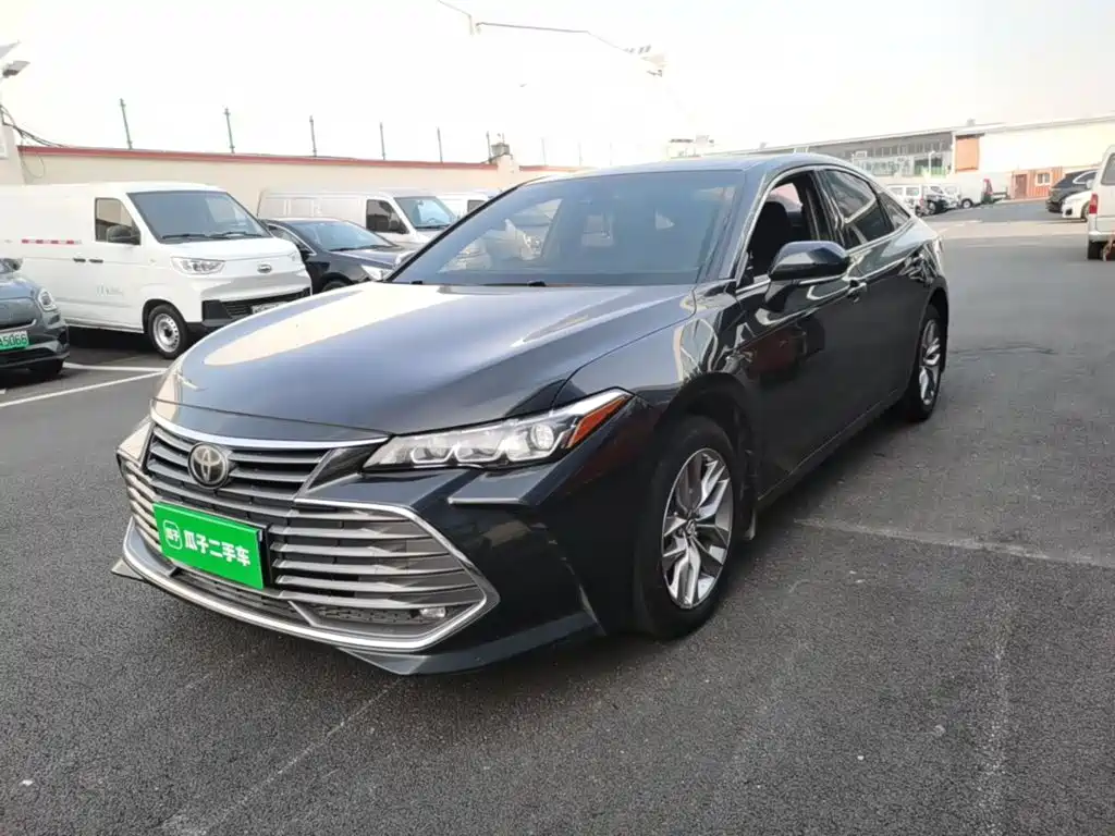Toyota Avalon — фото 2
