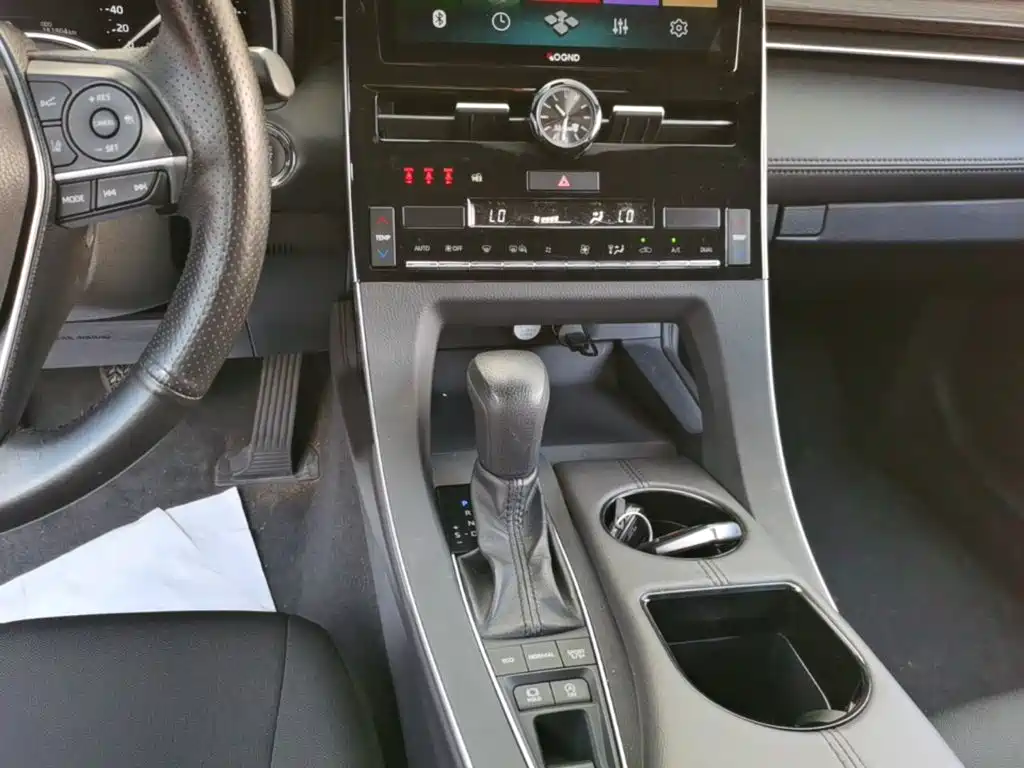Toyota Avalon — фото 11