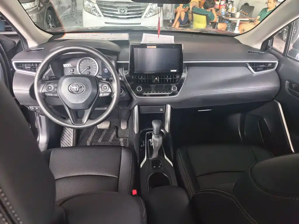 Toyota Corolla Cross — фото 15