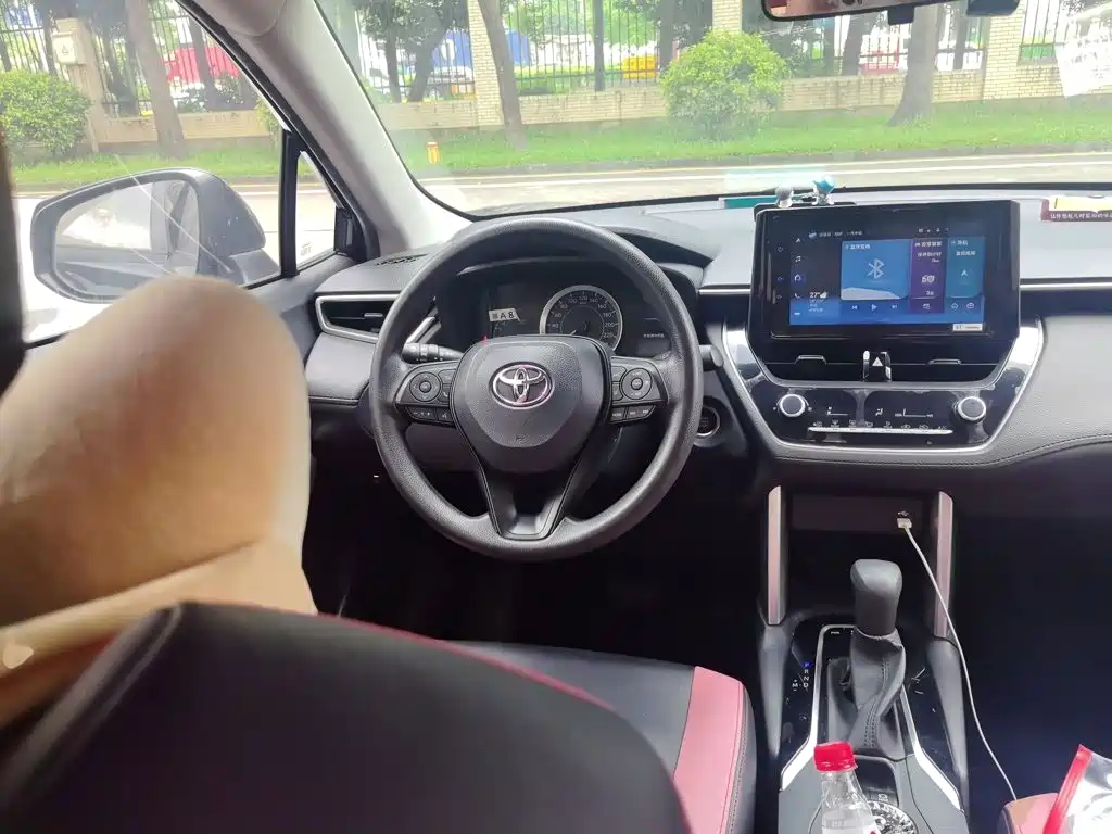 Toyota Corolla Cross — фото 3